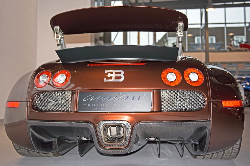 Amian-Bugatti-Veyron-Lower-back-72-dpi-April-2014-by-Ian-Hunt-DSC_4299-1024x680.jpg