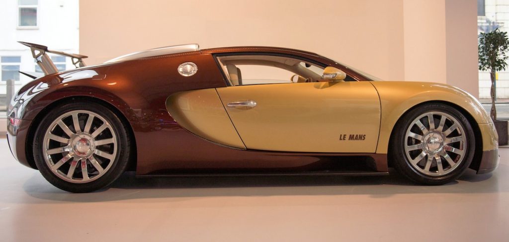 Amian-Bugatti-Veyron-Right-Side-April-2014-72-dpi-by-Ian-Hunt-DSC_4317-1024x487.jpg