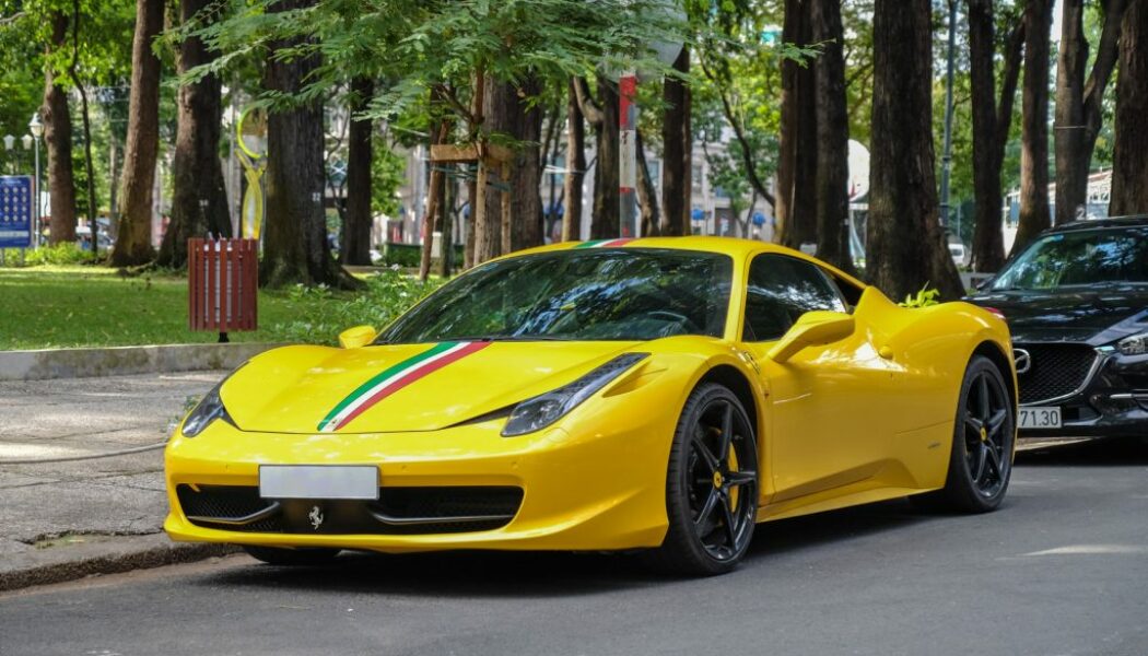 Khám phá chi tiết Ferrari 458 Italia có sọc cờ Ý trên thân xe duy nhất tại Việt Nam