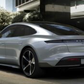 Xem qua Porsche Taycan Turbo S của tay đua Mark Webber