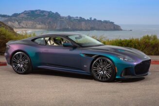 Chiêm ngưỡng màu sơn độc đáo của bộ đôi Aston Martin DBS Superleggera