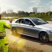 Mercedes-Benz ra mắt dịch vụ hỗ trợ 24h tại Việt Nam