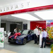 VinFast đồng loạt khai trương 27 showroom mới trên toàn quốc