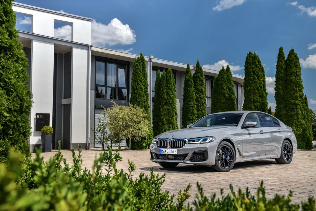 2021-BMW-545e-xDrive-PHEV-13-1024x683.jpg