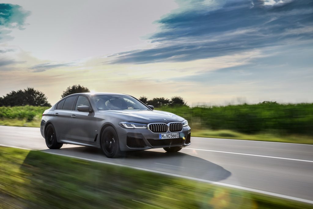 2021-BMW-545e-xDrive-PHEV-41-1024x683.jpg