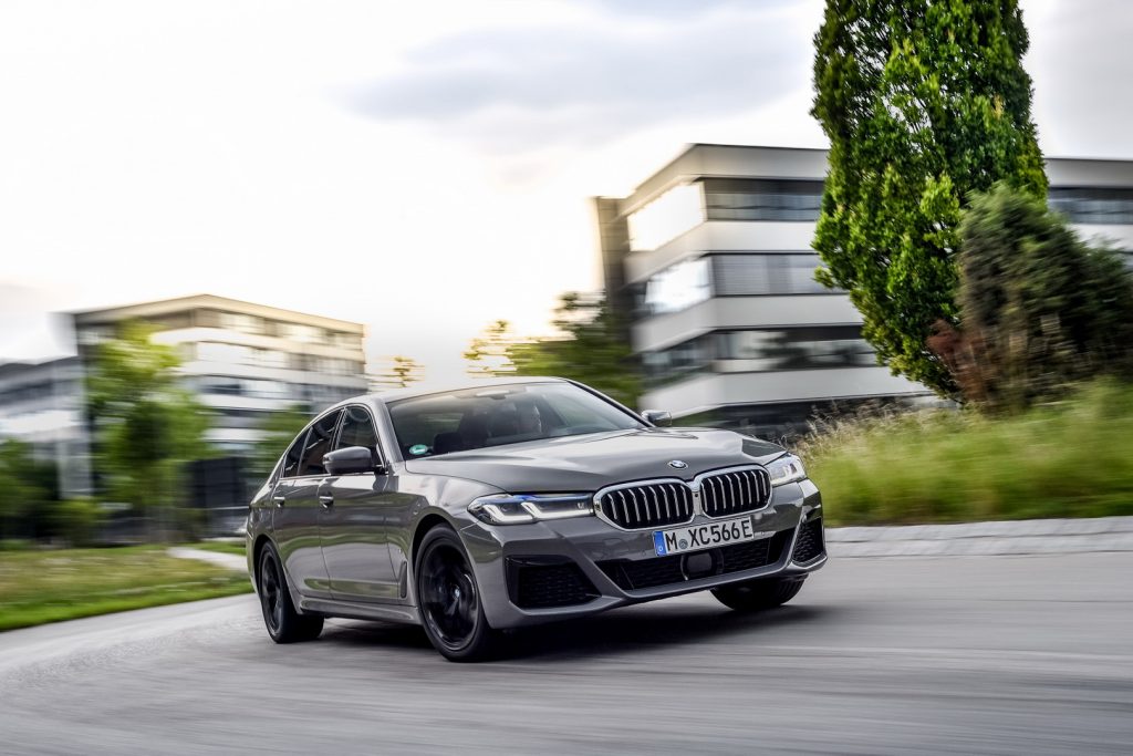 2021-BMW-545e-xDrive-PHEV-43-1024x683.jpg