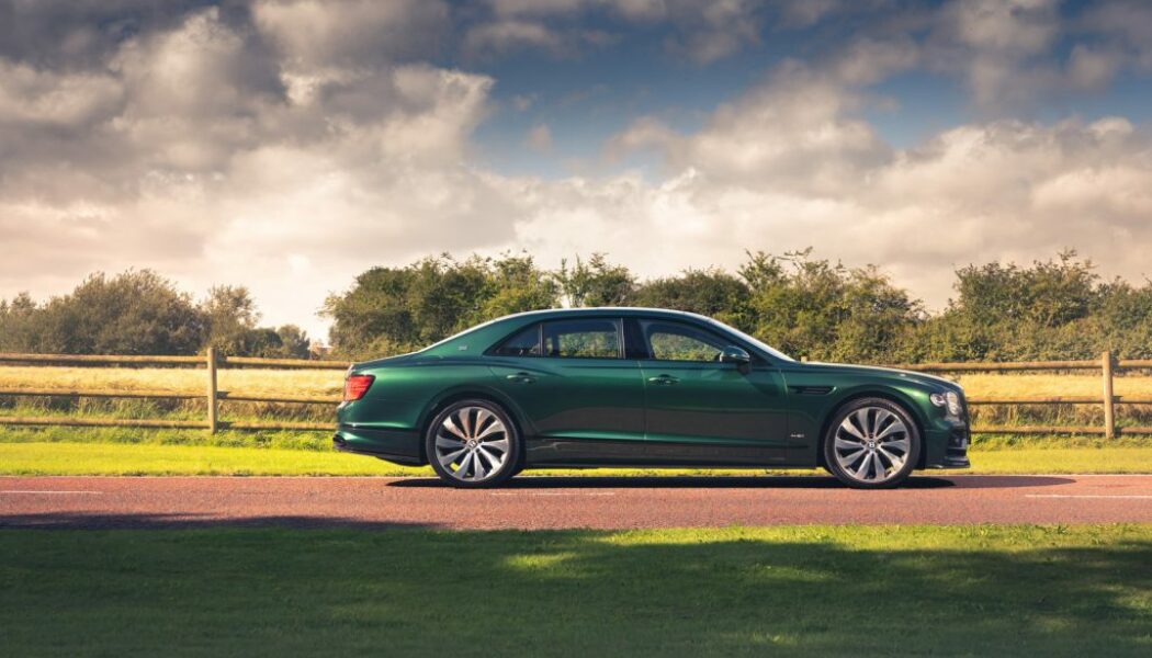 Bentley tung ra gói nâng cấp thể thao cho Flying Spur