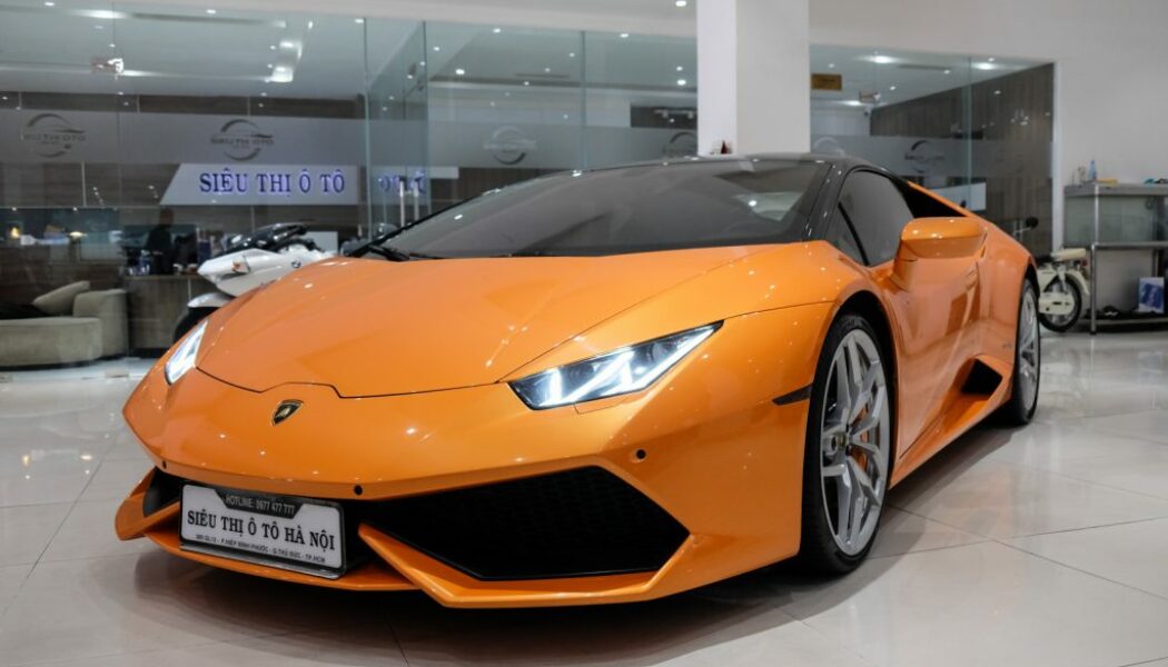 Cận cảnh Lamborghini Huracan màu độc độ hơn 500 triệu Đồng tại Sài Gòn