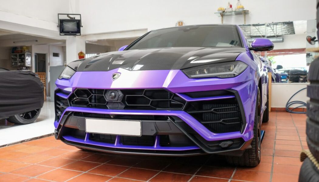 Diện kiến Lamborghini Urus độ Mansory khoác áo tím lạ lẫm