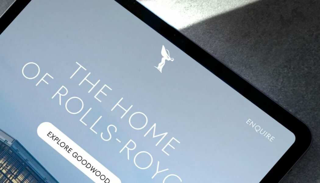Rolls-Royce công bố các hình ảnh thương hiệu mới