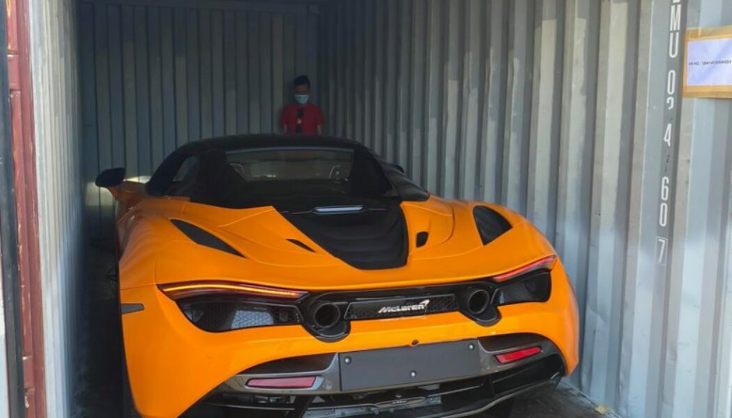 “Khui công” McLaren 720S Spider màu cam đầu tiên cập bến Việt Nam