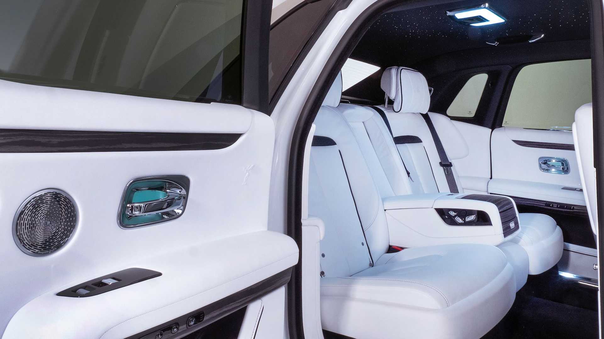 TEST DRIVE 2021 RollsRoyce Ghost  PostOpulent Minimalistic and  Exciting Engineering