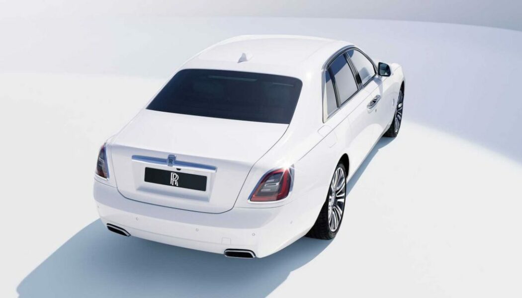 Rolls-Royce ra mắt Ghost hoàn toàn mới