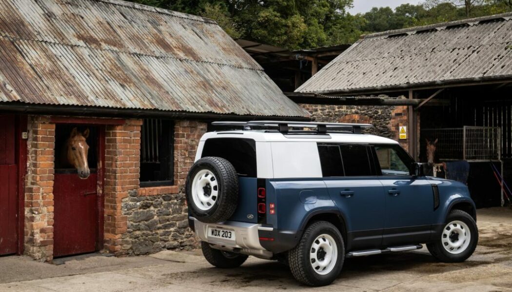 Land Rover Defender Hard Top: Mẫu xe “thực dụng” với khoang chứa đồ rộng lớn