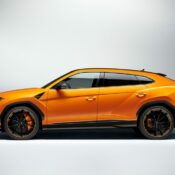 Lamborghini Urus Pearl Capsule “chinh phục” mọi địa hình trong video mới