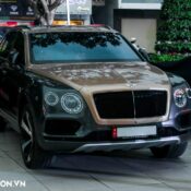 Bentley Bentayga bản kỉ niệm 100 năm đầu tiên về Việt Nam lần đầu xuống phố