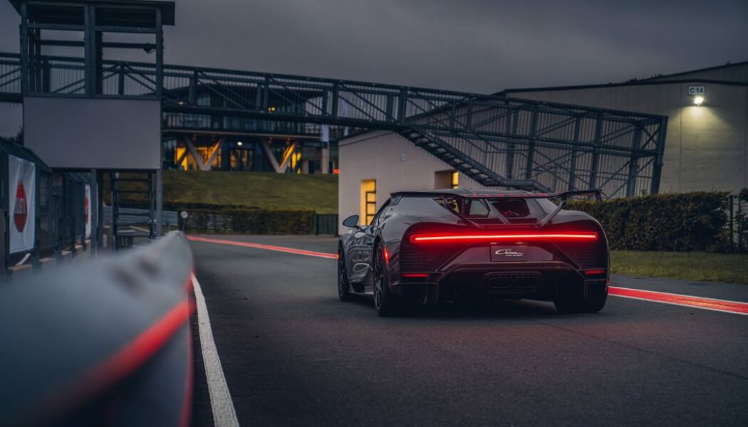 Ngắm nhìn vẻ đẹp của Bugatti Chiron Pur Sport trong bộ ảnh mới