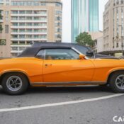 Chiêm ngưỡng “hàng hiếm” Mercury Cougar Convertible trên đường phố Sài Gòn