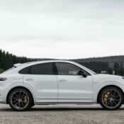 Porsche công bố những nâng cấp cho Cayenne E-Hybrid 2021