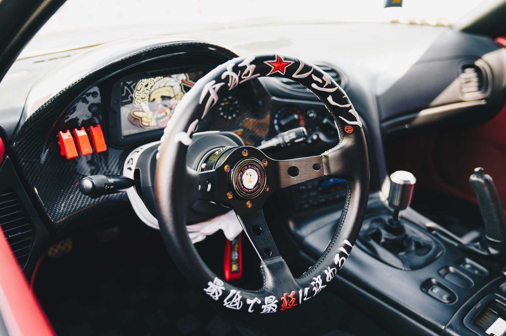 1993-Mazda-RX-7-Touring-Edition-Vertex-Meanstreets-Fatlace-Steering-Wheel-1024x680.jpg