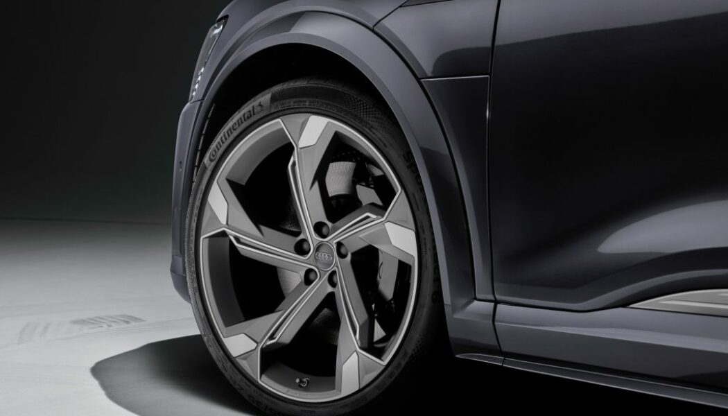 Audi tung ra bản nâng cấp đời xe cho E-tron và E-tron Sportback
