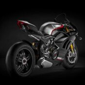 Ducati ra mắt siêu mô-tô V4 SP với giá từ 37.000 USD