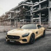 “Ly cà phê sữa” Mercedes-AMG GT S khoe dáng giữa lòng Sài Gòn