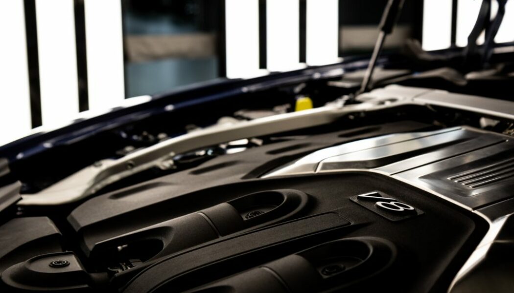 Bentley Flying Spur V8 2021 sẵn sàng đến tay khách hàng