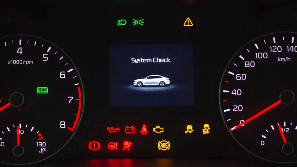 Mazda 3 2020 hiển thị cảnh báo dầu bị trục trặc - Xe 360