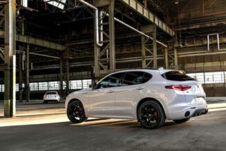 Alfa Romeo ra mắt SUV thể thao Stelvio Veloce Ti