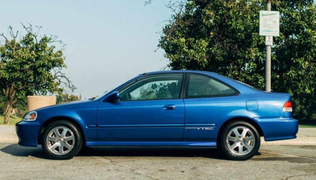 Chiếc Honda Civic Si 1999 này dự kiến được bán với giá hơn 50.000 USD