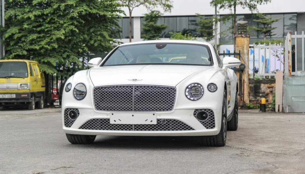 Bentley Continental GT V8 – Mẫu xe dành cho những ông chủ “không thích ngồi sau”