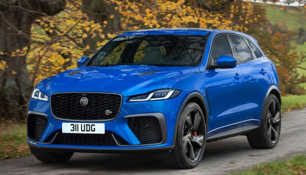 Jaguar F-Pace SVR có giá từ 10,06 tỷ đồng tại Việt Nam