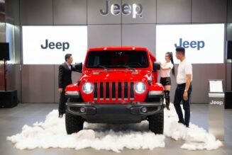 Xe Jeep chính thức hiện diện tại Việt Nam, ra mắt Jeep Wrangler và Jeep Gladiator