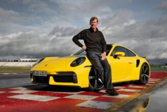 Tìm hiểu lịch sử 7 thế hệ Porsche 911 Turbo cùng chuyên gia Walter Röhrl