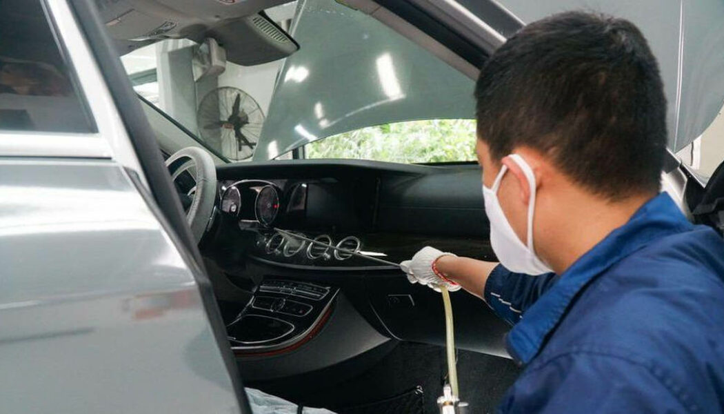 Bí quyết vệ sinh điều hòa xe hơi và khử khuẩn khoang lái hiệu quả