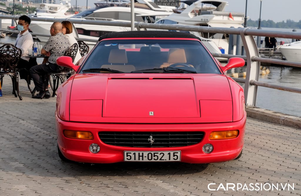 Chiec-Ferrari-lon-tuoi-nhat-Viet-Nam-tai-xuat-1-1024x667.jpg