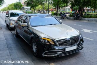 Bắt gặp Mercedes-Maybach S560 với lớp sơn 2 tông màu đắt đỏ thứ hai về Việt Nam