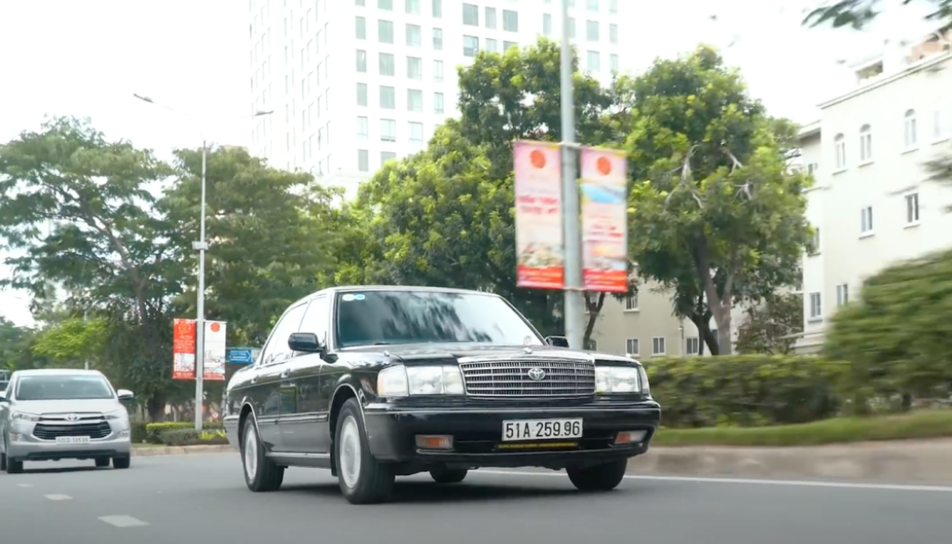 Đánh giá Toyota Crown 1997 – Sedan hạng sang của SẾP