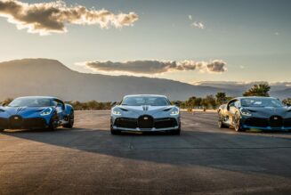 Bộ ba Bugatti Divo trị giá gần 20 triệu Đô khoe dáng trên đường đua