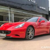 Ferrari California đời đầu bất ngờ xuất hiện trên đường phố Hà Nội