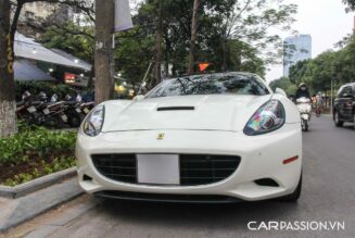 “Diện kiến” Ferrari California màu trắng duy nhất tại Việt Nam