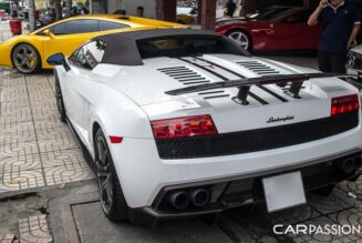 Bộ đôi Lamborghini Gallardo độc đáo “khoe dáng” trên đường phố Sài Gòn