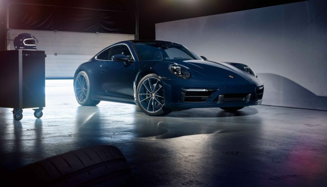 Điểm lại một năm đầy biến động của thương hiệu Porsche