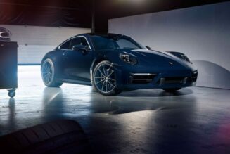 Điểm lại một năm đầy biến động của thương hiệu Porsche