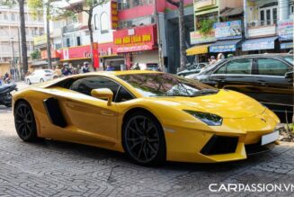 Tập đoàn Novaland “chơi bạo” – Sơn đổi màu Lamborghini Aventador từ xám sang vàng và độ ống xả gần 200 triệu Đồng