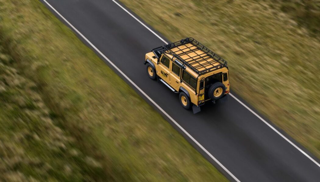 Land Rover Classic “hồi sinh” Defender Works V8 Trophy