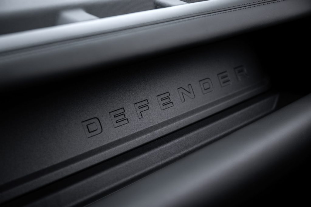 Land-Rover-Defender-V8-76-1024x683.jpg
