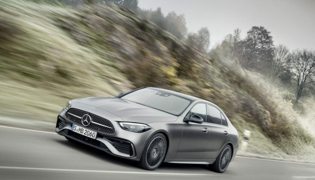 Mercedes-Benz ra mắt C-Class thế hệ mới: Diện mạo thể thao năng động, công nghệ hiện đại