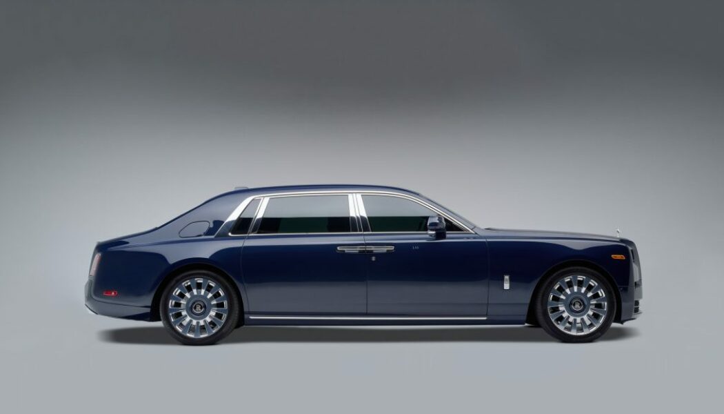 Khám phá chiếc Rolls-Royce Phantom tốn đến ba năm để hoàn thành